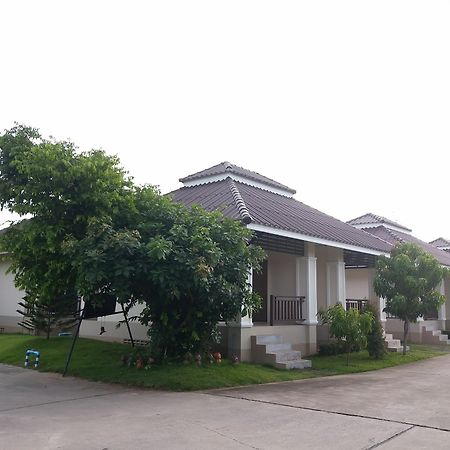 Samsiri Resort Korat Накхонратчасіма Екстер'єр фото
